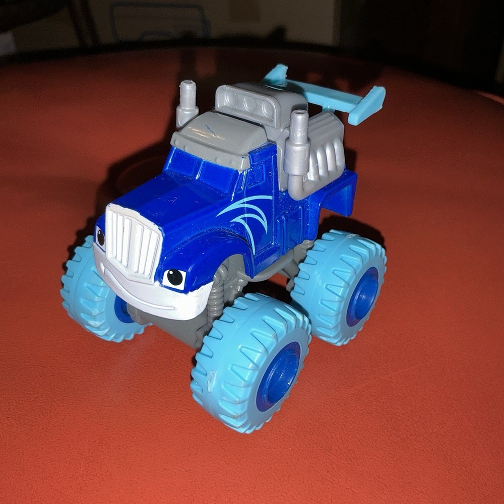 Blaze and the Monster Machines Monster Engine Crusher Die-Cast Toy Vehicle New